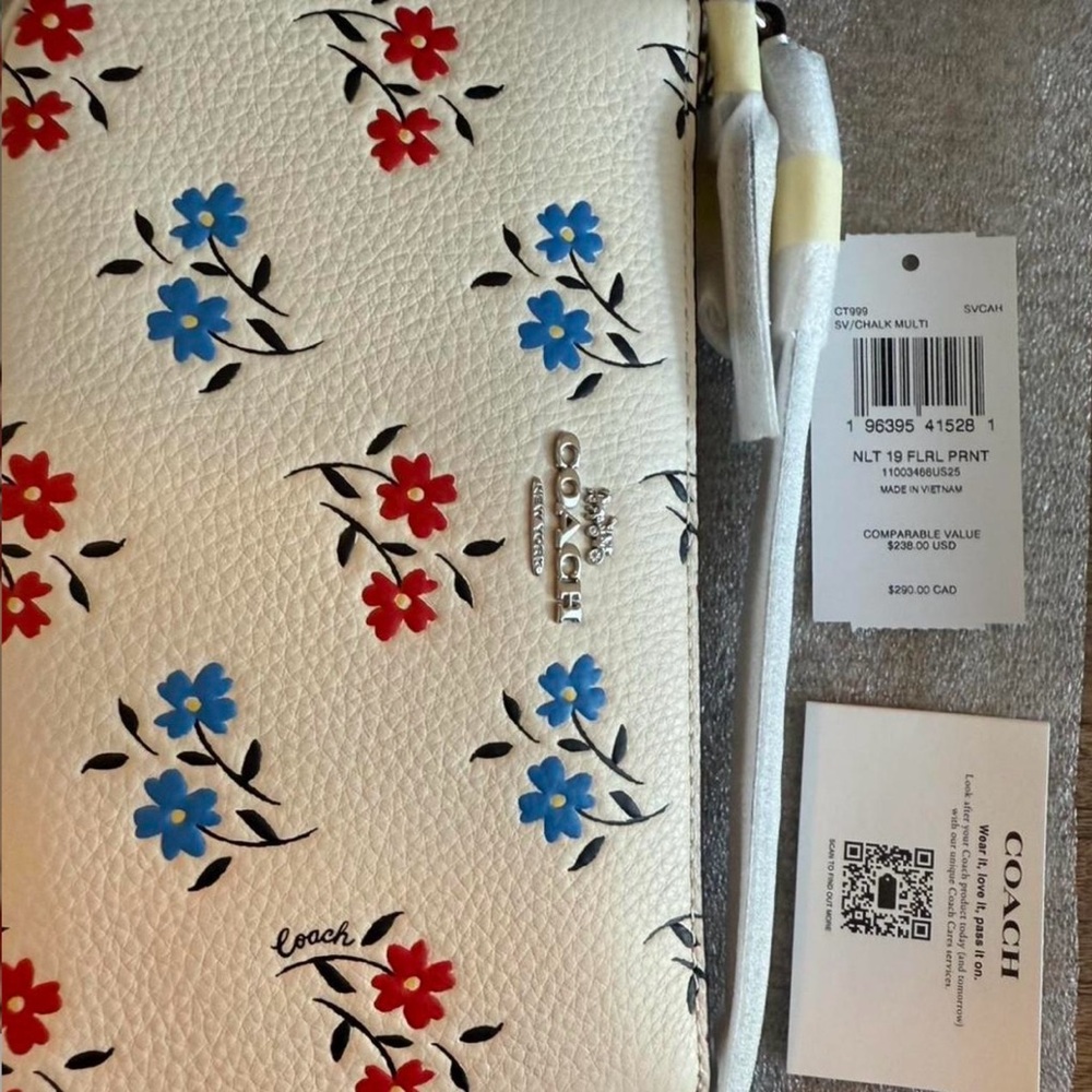 Coach White Floral Crossbody Clutch with Red & Blue Flowers NWOT - Picture 6 of 8